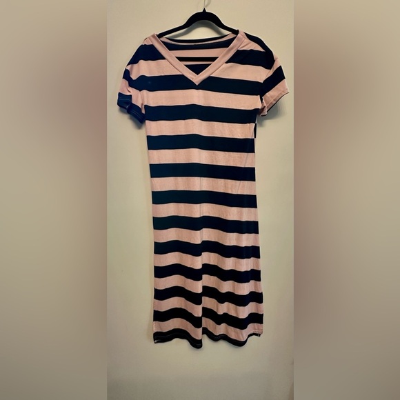 A Pink & Navy Striped Y2K Fever Dream We All Tried To Forget- Size 4 - Picture 1 of 4